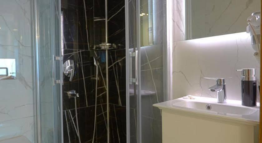 Kartal Palace Taksim Square Family Hotel 이스탄불 외부 사진